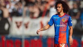 Spartak adia Tomás Tavares