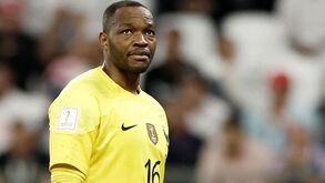 Mandanda anuncia fim da carreira pela seleção de França: «Há que saber parar quando é preciso»