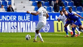 Feirense-Ac. Viseu, 1-1: Jogo de 'loucos' contou com penálti falhado