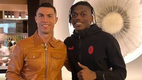 Cristiano Ronaldo e Rafael Leão encontram-se em Riade