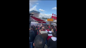 Adeptos do Benfica vão fazendo a festa antes do dérbi com o Sporting