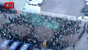 Mancha verde na Luz: as imagens aéreas da chegada dos adeptos do Sporting