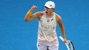 Iga Swiatek apura-se para a segunda ronda no Open da Austrália