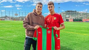 João Cancelo visita irmão no Marítimo 