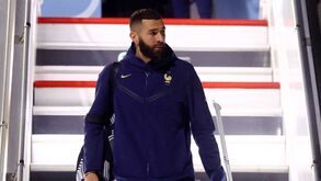 Evra sai em defesa de Benzema e 'ataca' jogadores franceses: «Alguns ficaram com raiva e inveja»