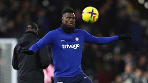 Mais de 400 milhões: como o Chelsea 'finta' o fairplay financeiro com tantos reforços