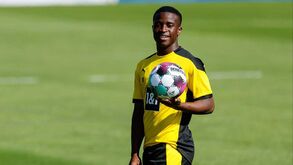 Matthäus: «Moukoko? Aconselho-o a ficar no Dortmund e a não ir atrás de dinheiro»