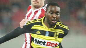 Aris de Rafael Camacho em desvantagem na Taça da Grécia