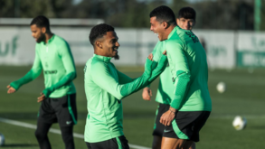 Tottenham propôs Edwards por Porro