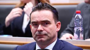 Saúde de Overmars preocupa: holandês sofre 