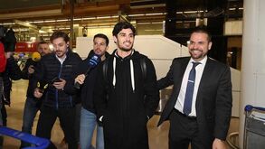 «Muito feliz por voltar ao Benfica»: as primeiras palavras de Gonçalo Guedes na chegada a Lisboa