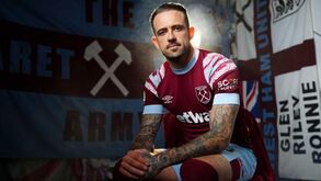 Danny Ings troca Aston Villa pelo West Ham