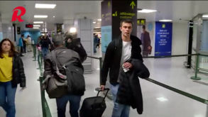 Henrique Araújo já partiu para Inglaterra: veja as imagens