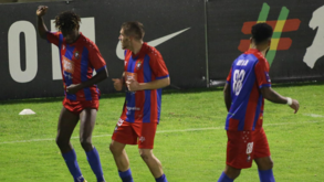 Felgueiras-Varzim, 2-0: Assalto ao trono
