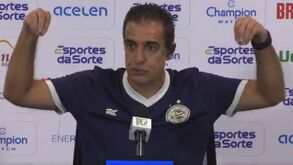 Renato Paiva dá lição tática a jornalistas brasileiros: «Não quero médios tipo estacas»