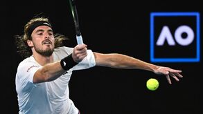 Tsitsipas segue para os quartos de final do Open da Austrália
