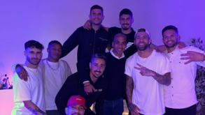 João Mário festejou 30º aniversário com companheiros do Benfica: «Começar os 30 da melhor maneira!»