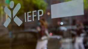 Desempregados inscritos no IEFP sobem pelo quinto mês e ultrapassam os 300 mil