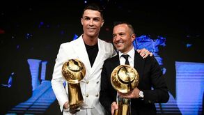 'El Mundo' revela ultimato de Ronaldo a Jorge Mendes: «Consegues Chelsea ou Bayern, ou rompemos»
