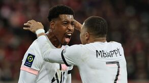Kimpembe perde braçadeira de capitão do PSG para Mbappé e garante: «Não fui informado...»
