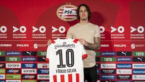 Fábio Silva vai representar o PSV por empréstimo do Wolverhampton