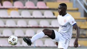 Beni vem agora e Antoine já saiu