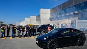 Tesla mais do que duplica lucros para 12.556 milhões de dólares