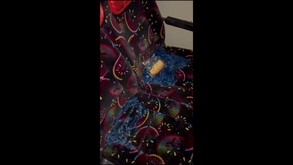 Vidros partidos e muitos estragos: assim ficou o autocarro da equipa de Abel Camará após ataque na Indonésia