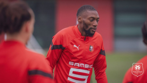 Lyon empresta avançado Toko-Ekambi ao Rennes