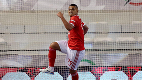 A crónica do Benfica-Leões de Porto Salvo, 5-2: Águia com o pé no acelerador