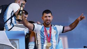 Agüero responde a Ibrahimovic: «Preocupa-te com os teus jogadores que nem foram ao Mundial»