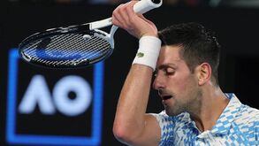 Pai de Djokovic posa com apoiantes de Putin e atira: «Longa vida à Rússia»