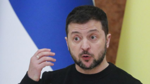Zelensky insurge-se contra 