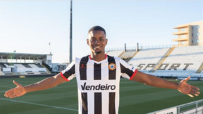 Umaro Baldé é reforço do Varzim