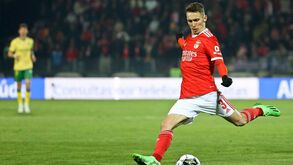 Grimaldo com a mira afinada: espanhol já igualou marca de Cardozo