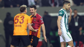 Turquia: Galatasaray de Sérgio Oliveira goleia e coloca pressão no Fenerbahçe de Jesus