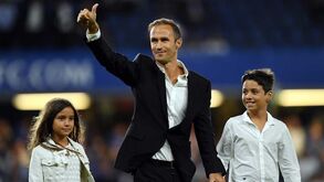 Ricardo Carvalho equacionado para a equipa técnica de Roberto Martínez