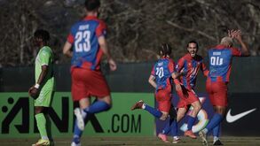 Länk Vilaverdense-Felgueiras, 0-2: há um novo líder