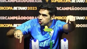 Abel Ferreira não esconde irritação e explica na sala de imprensa por que foi expulso na Supertaça do Brasil