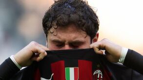 Andam na tempestade com um guarda-chuva sem varetas: Milan, Bayern e Liverpool em aflição