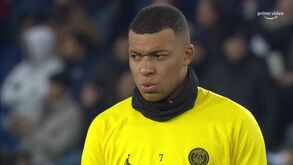 Neymar marcou um golaço no aquecimento e a reação de Mbappé dá que falar