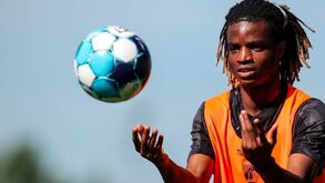 Ibrahima Bamba força saída: médio apagou todas as referências ao V. Guimarães no Instagram