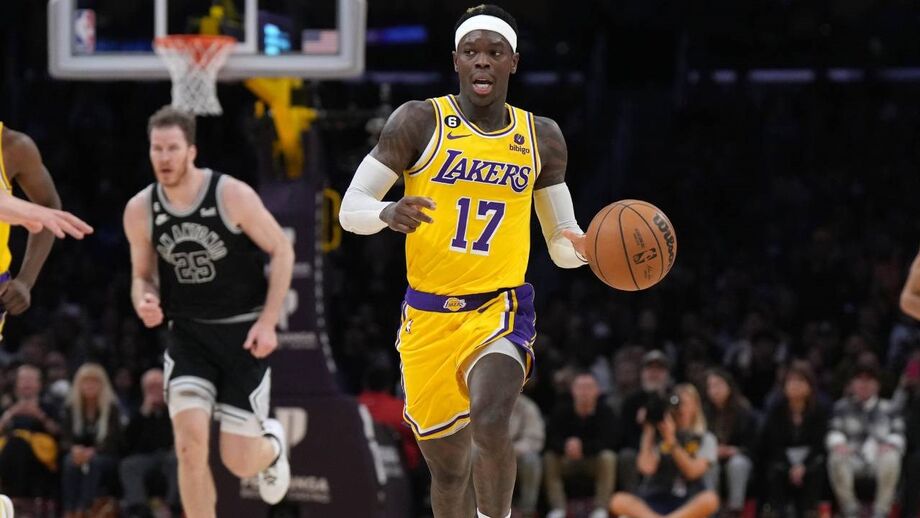 Base dos Lakers detido e algemado depois de um jogo: «Vieram uns 30 carros da polícia»