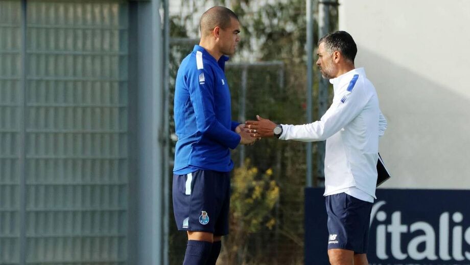 Sérgio Conceição abordou interesse do novo clube de Cristiano Ronaldo no capitão do FC Porto