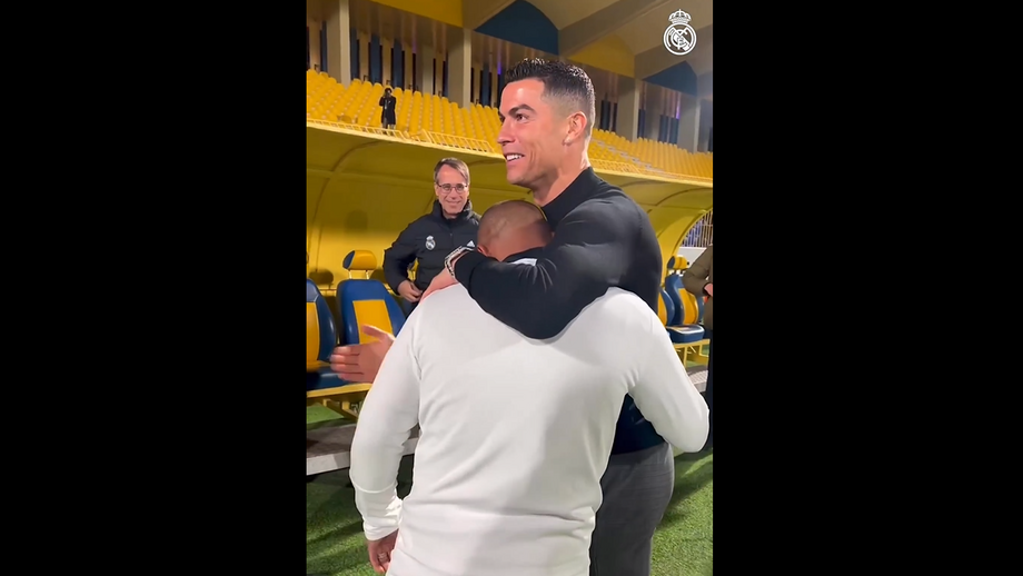 Avançado português do Al-Nassr visitou ex-companheiros em Riade