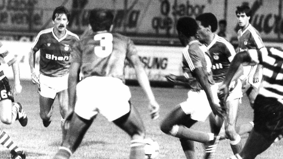Antigo central do Benfica esteve em campo no mítico jogo disputado em Alvalade 