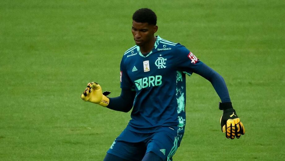 Guardião tem 23 anos e teve saída quase certa para o Japão