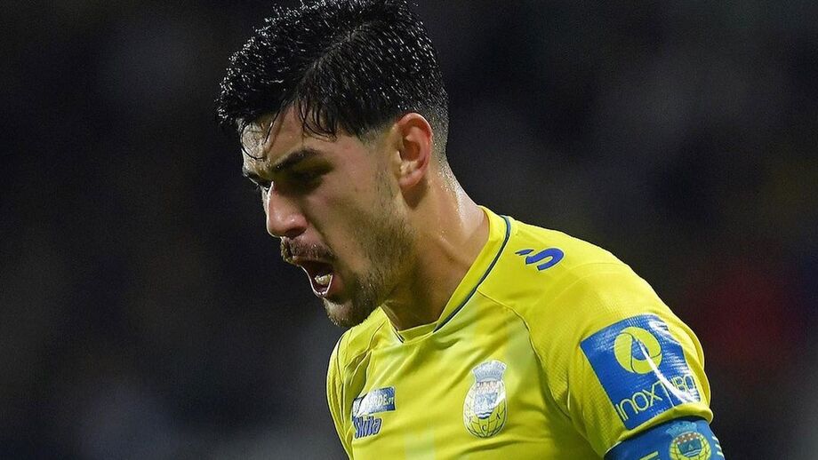 João Basso com a camisola do Arouca