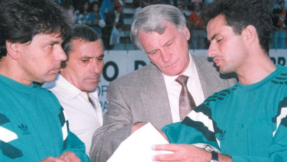 José Mourinho com Manuel Fernandes e Bobby Robson
