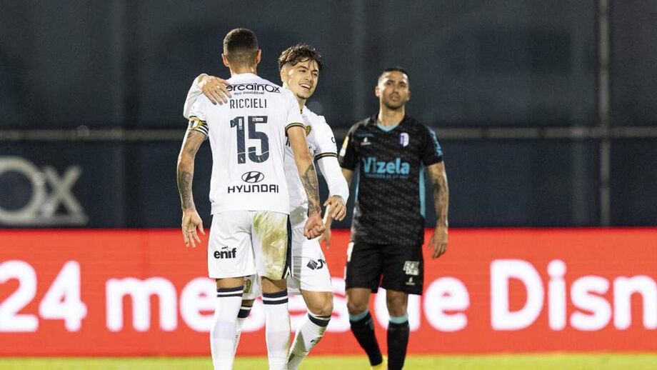 A crónica do Famalicão-Vizela, 2-1: espanhol resolve em noite de reis
